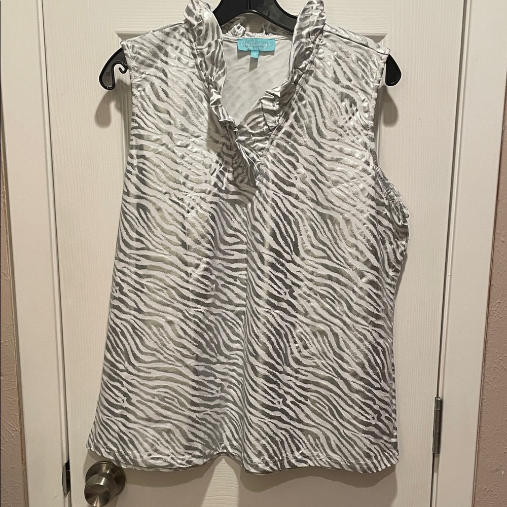 Chic Zebra Pattern Ruffle Blouse - White and Gray